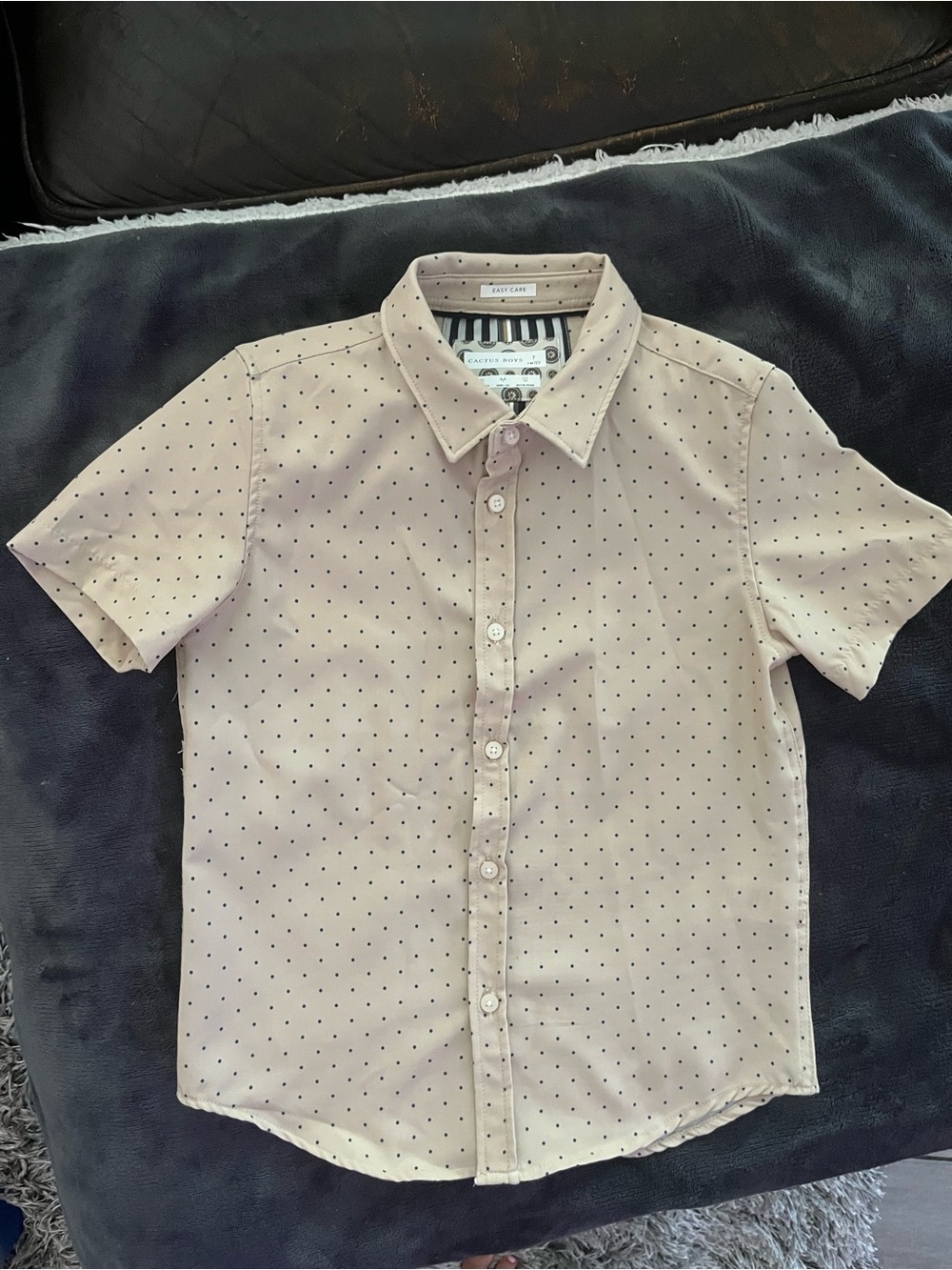 Cactus Beige Short-Sleeve Dot Button-Down Shirt Dri-Fit